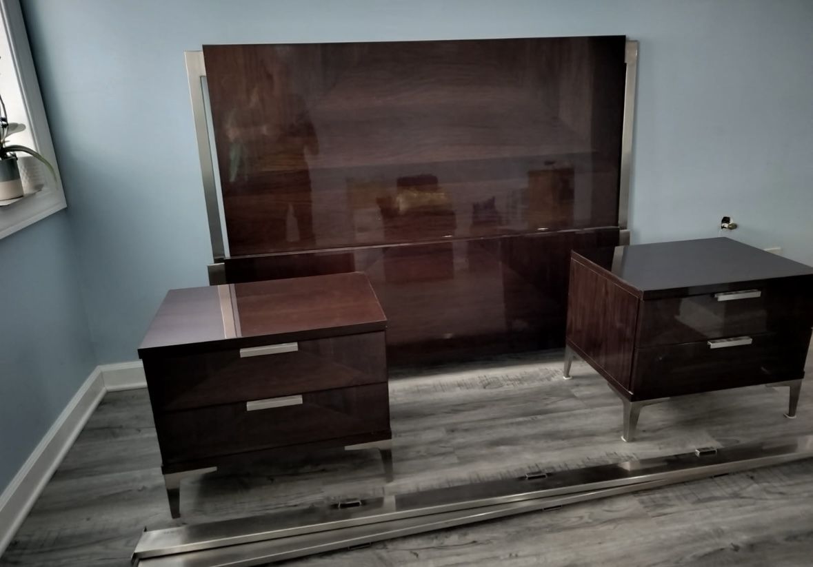 Queen Size Bed Frame With 2 Night Stands