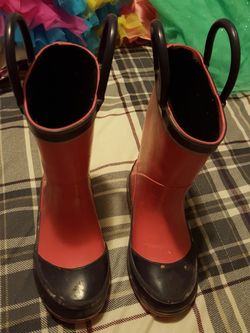 Size 7 rain boots