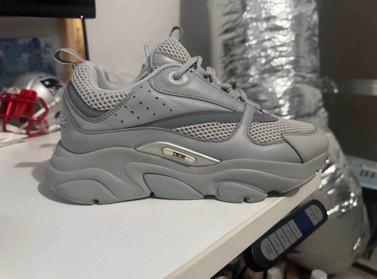 Dior B22
