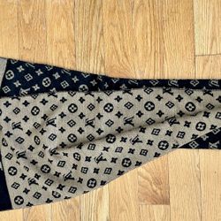 Louis Vuitton Scarf 