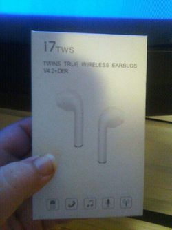Wireless earbuds
