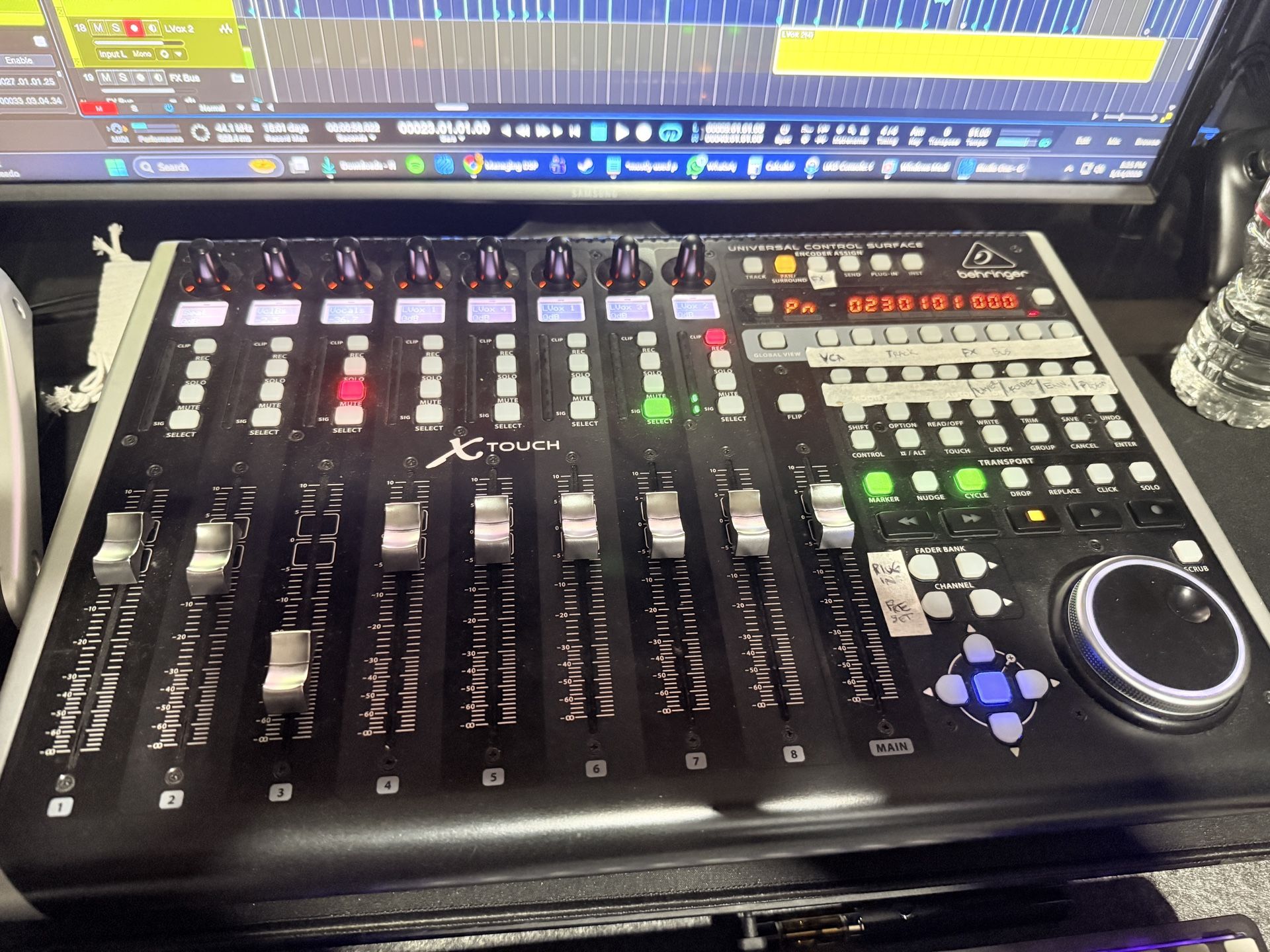 Beheringer Xtouch MIDI Control Surface