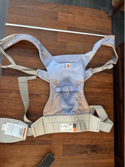 Ergobaby Carrier Aerloom