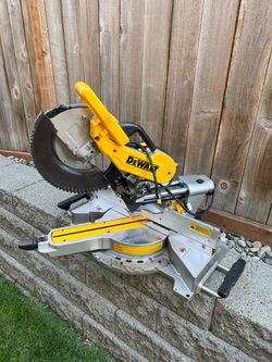 DEWALT 12-in Sliding Compound Miter Saw Item No. SKU# DWS779