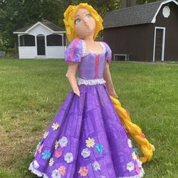Rapunzel Piñata 3D