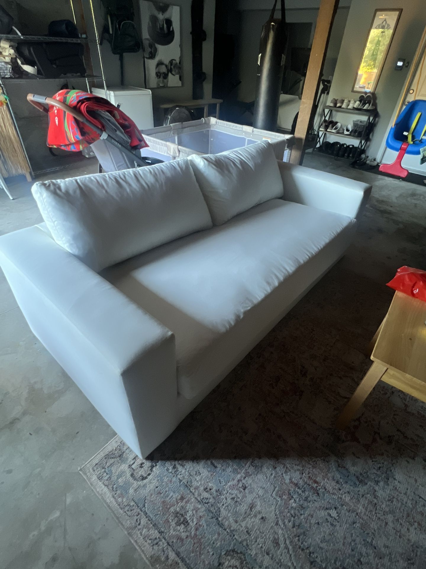 White Pottery Sofa