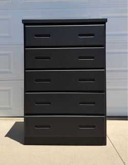 5 Drawer Solid Pine Wood Dresser / Color: Black