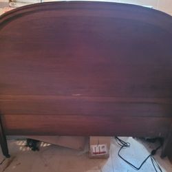 Vintage Solid Wood Mahogony Bedroom Set Full Size.$25.