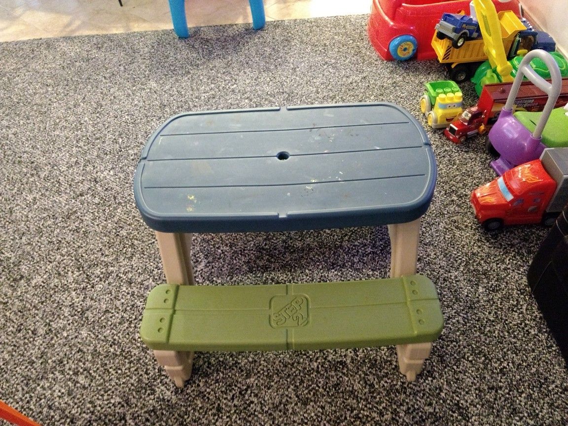 Step 2 Kids Picking Table