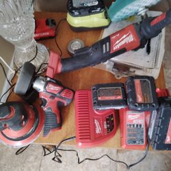 Milwaukee Battery Powered DA Mini 6 Inch Hand Polished & Detail Buffer With Backing Velcro Pads