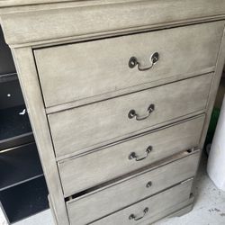 Dresser