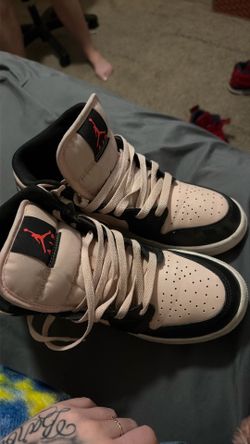 pink nike 1s