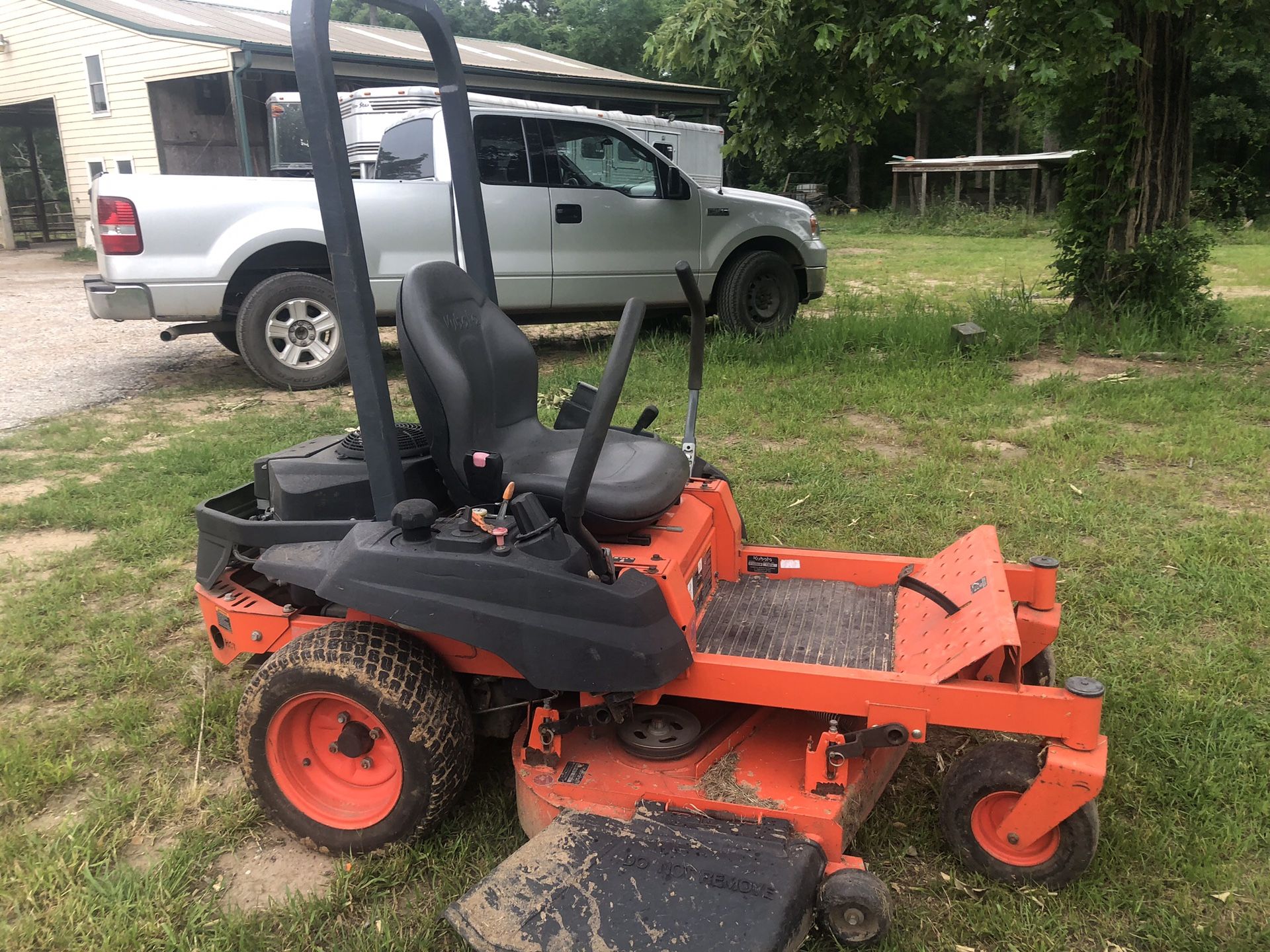 42 inch 0 turn Kubota mower. Drives great very clean low hours.