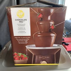 Wilton Chocolate Pro Chocolate Fountain