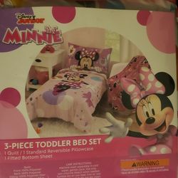 3 Piece Disney Junior Minnie Toddler  Bed Set