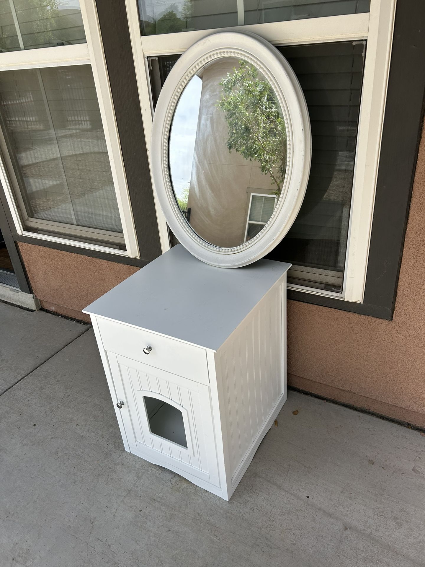 Aufuka Cat House Litter Box And Mirror