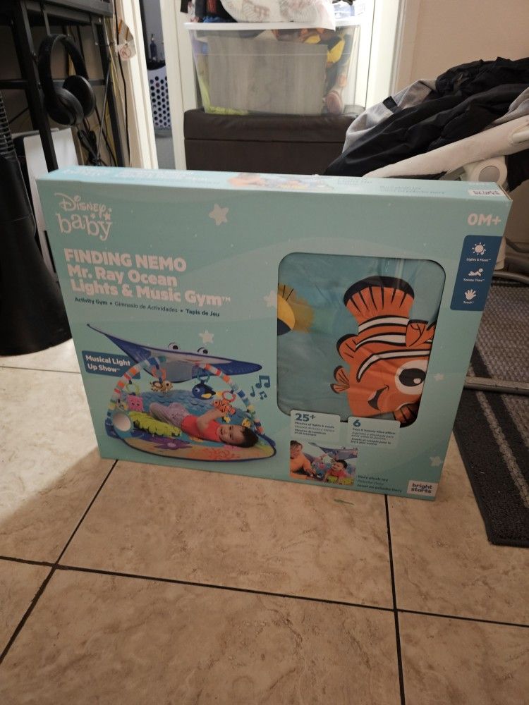 Bright Starts Disney Baby Finding Nemo Mr. Ray Ocean Lights & Music Gym, Ages Newborn + GREAT CONDITION