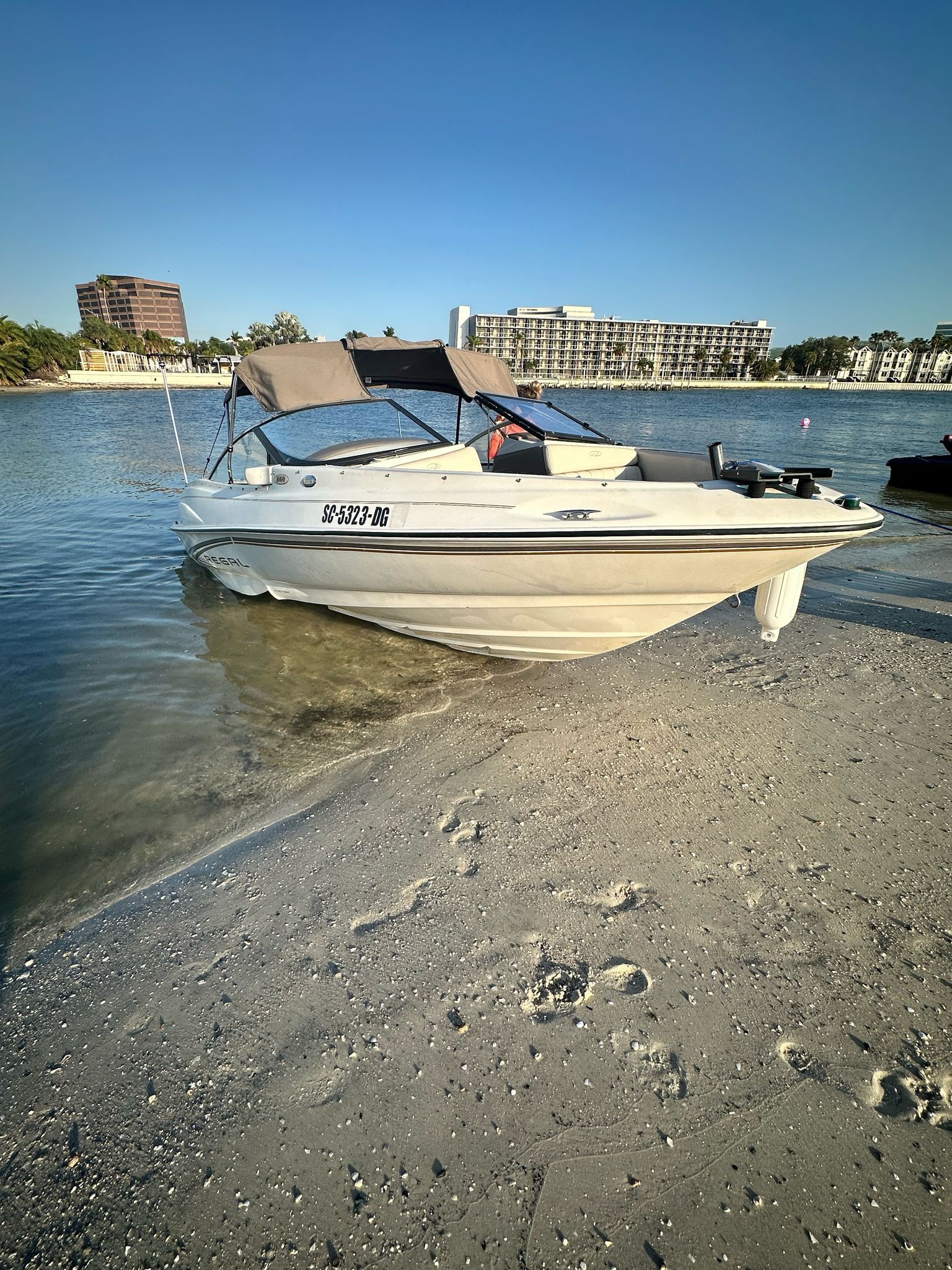 Boat Regal 2000