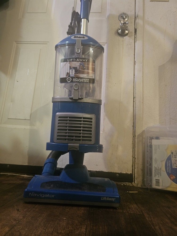 Shark Navigator Vaccum 