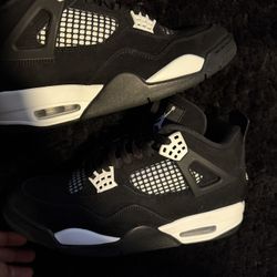 Jordan 4 White Thunder Size 9