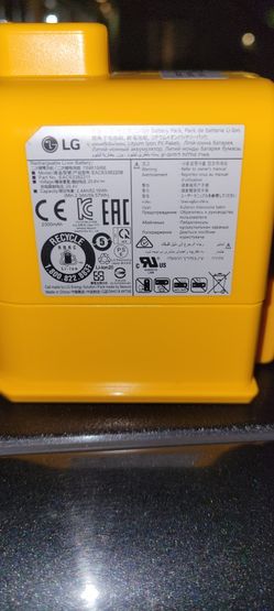 LG RECHARGEABLE CORDLESS VACUUM BATTERY 