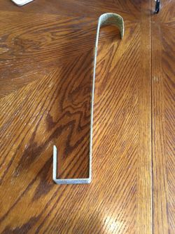 Gold glittery wreath hanger