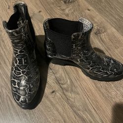 Women’s boots 