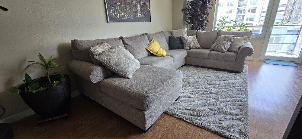 3 Piece Gray Fabric Sectional Sofa with Chaise.