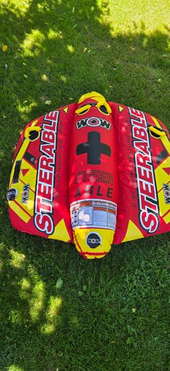 Steerable towable boat tube