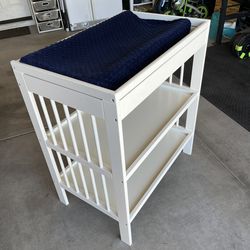 Changing Table With Pad And Cover (sanitized)