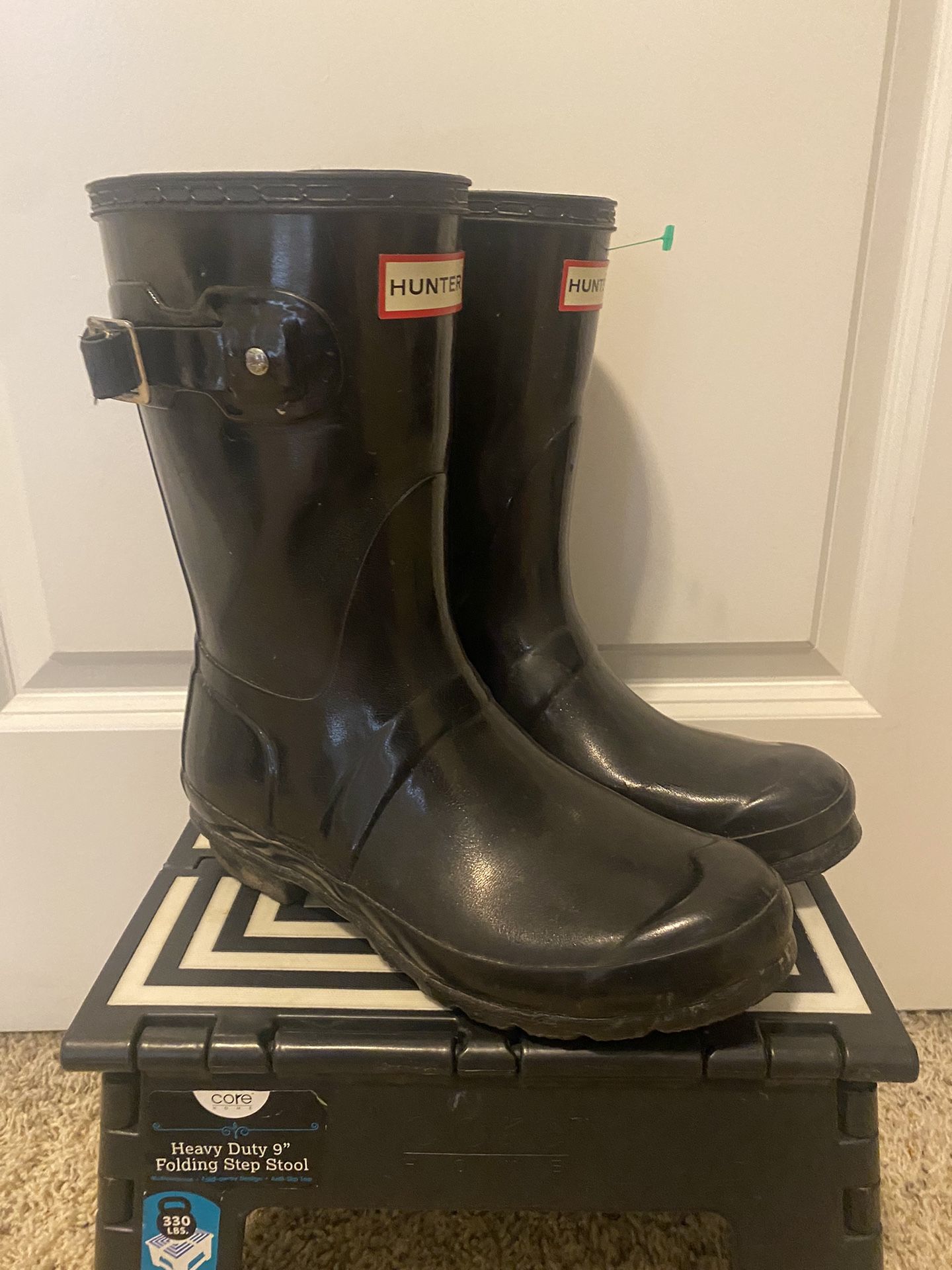 Hunter Women's Original Short Black Gloss Rain Boots  Waterproof Rain Size 8