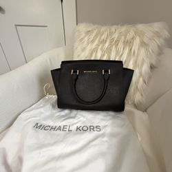 Michael Kors Black Hand Bag