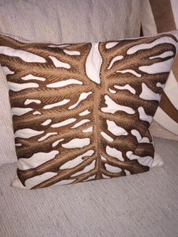 6 Dacor Pillow - designer
