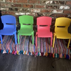 kids chairs 