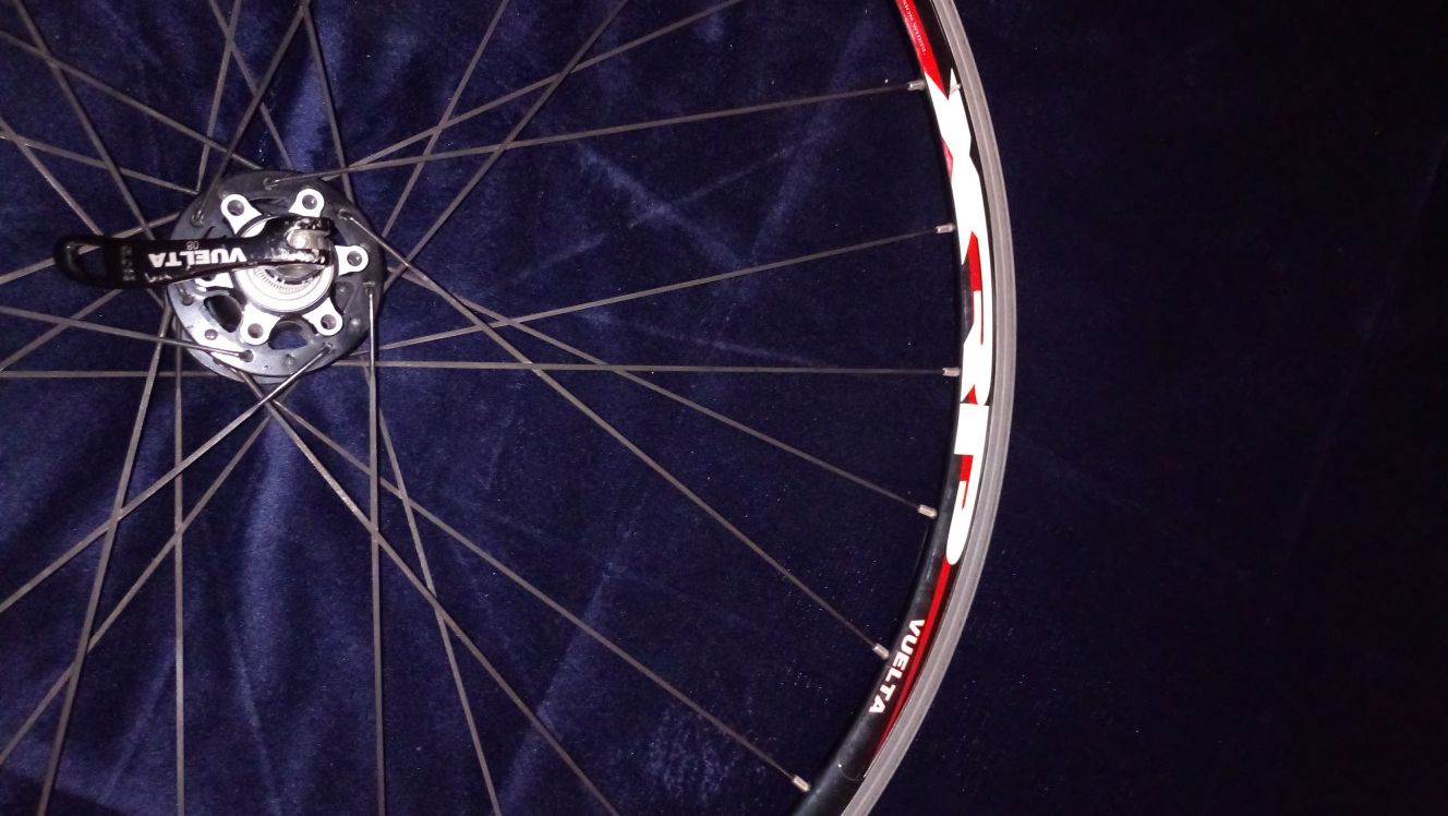 Vuelta XRP Team Super Lite front wheel with skewer.