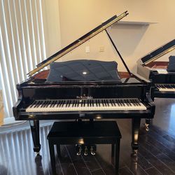 Gloss Black Baby Grand Piano Knabe WG-48 in Polished Ebony