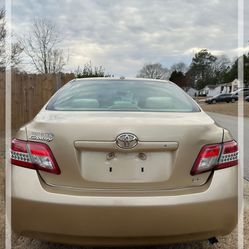 Reliable Luxury: 2011 Toyota Camry BASE