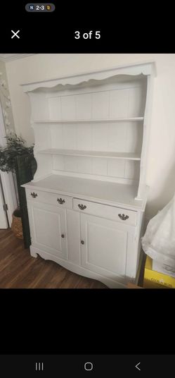 Cottage Style 2 Piece Hutch