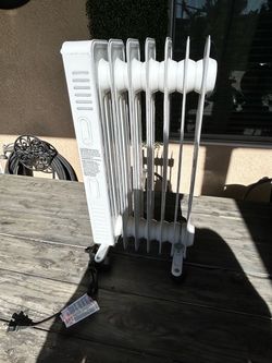 Portable Oil-Filled Radiator Heater - 1500W Electric Space Heater with Adjustable Thermostat & Wheels
