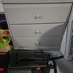 Delta Children Dresser