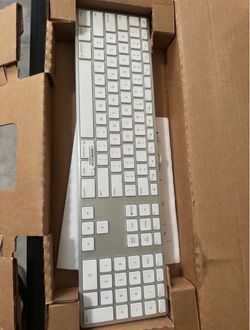 Apple Keyboard