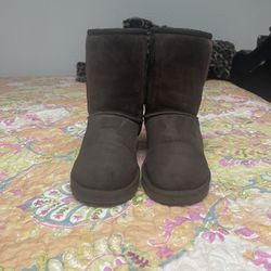 UGG Size 8 