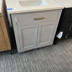 31” Bathroom Vanity In Grey