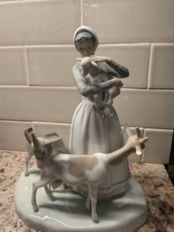 Lladró Porcelain Figurine Woman with Goats