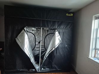 GORILLA GROW TENT