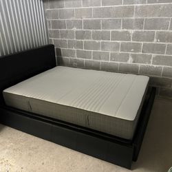 Queen Size Bed With Almost New Matters 