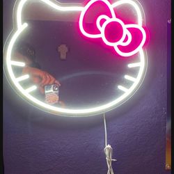 Hello Kitty beauty mirror  NEW🔥