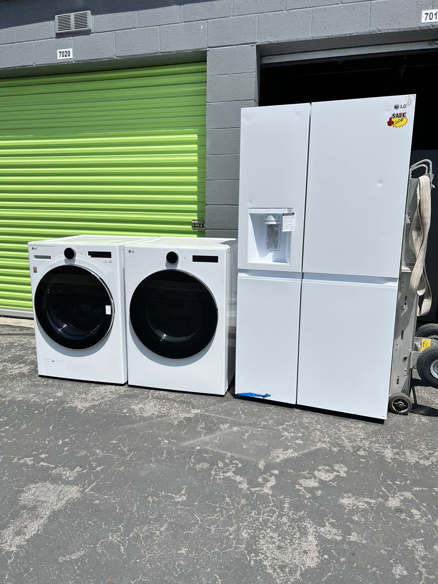 LG Refrigerator White New. 💵 Washer And Dryer Set 