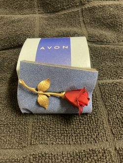 Avon Rose Pin