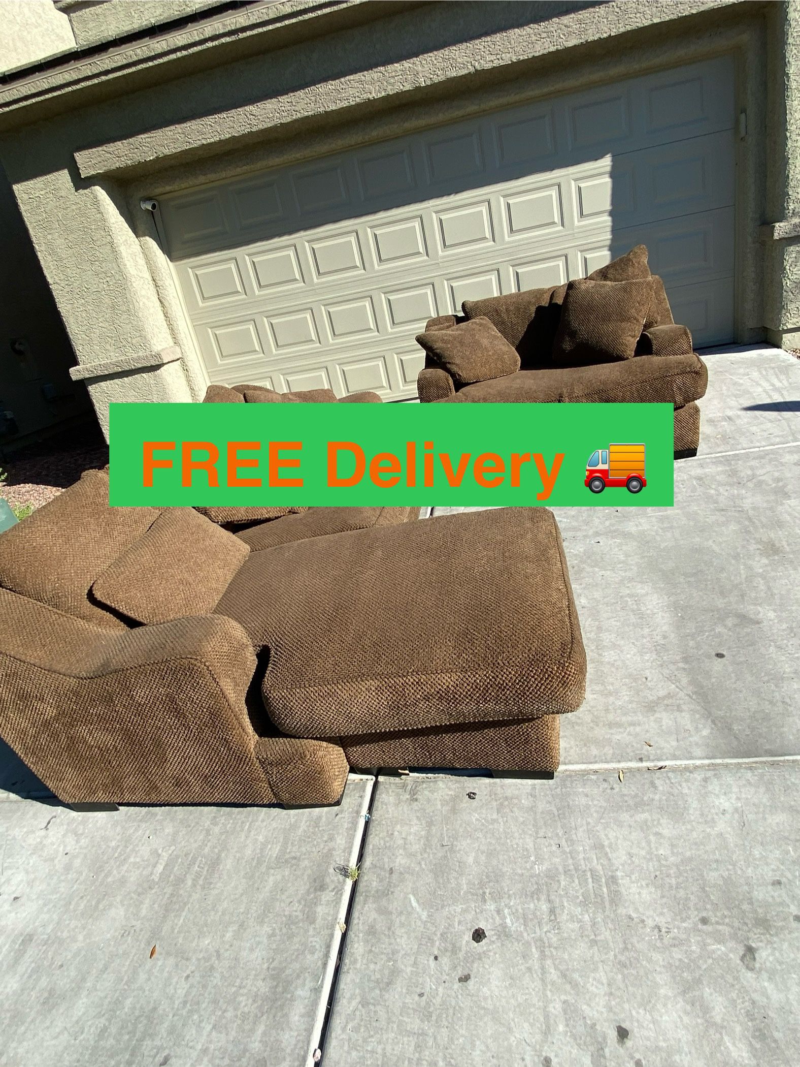 Good Condition 2 Piece Sofa Set - FREE 🚚 Available